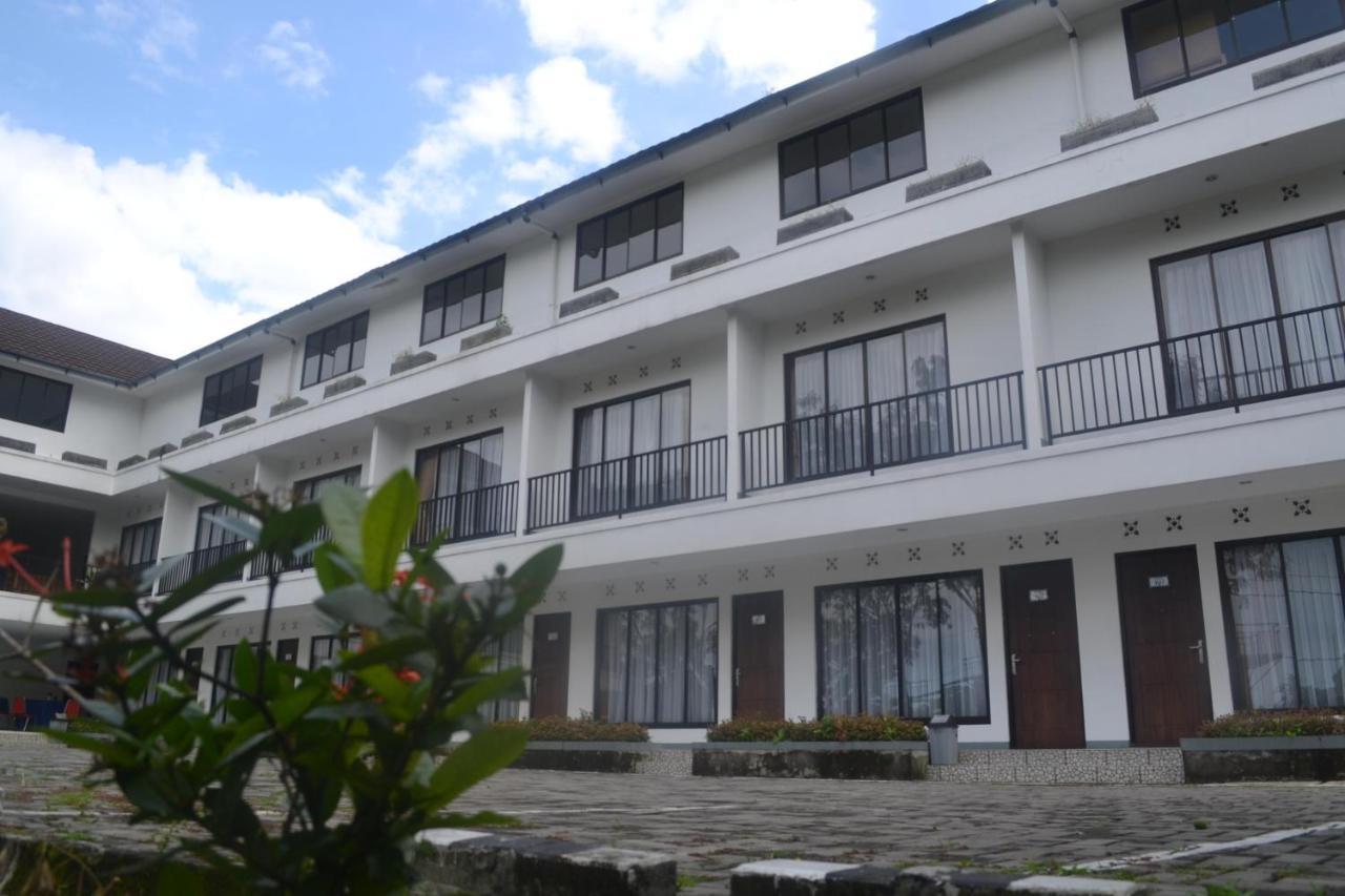 Gadok Puncak Village Hotel & Kampung Main Anak מראה חיצוני תמונה